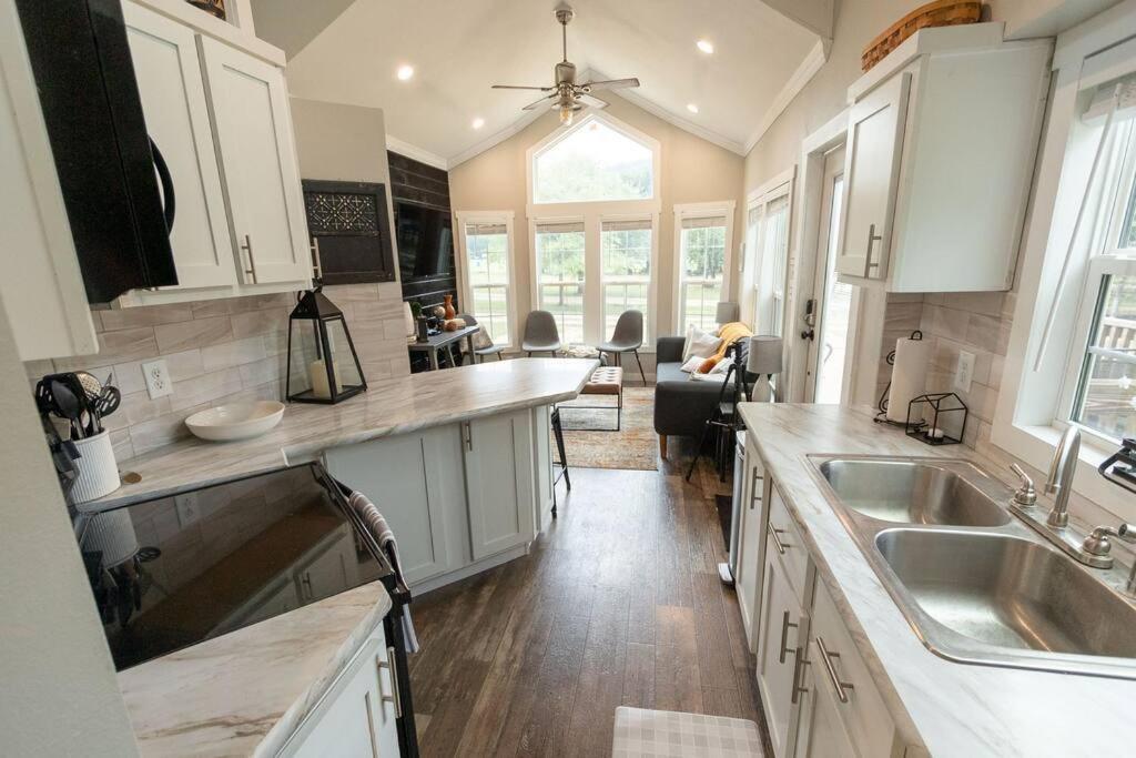 Pet Friendly Tiny House Rental With New Access To Guadalupe River Nbtx New Braunfels Εξωτερικό φωτογραφία